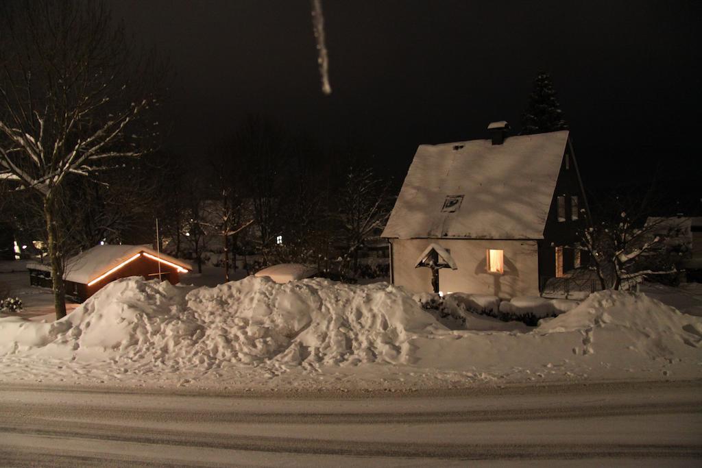 Ferienwohnungen Landgasthof Gilsbach Winterberg Bagian luar foto
