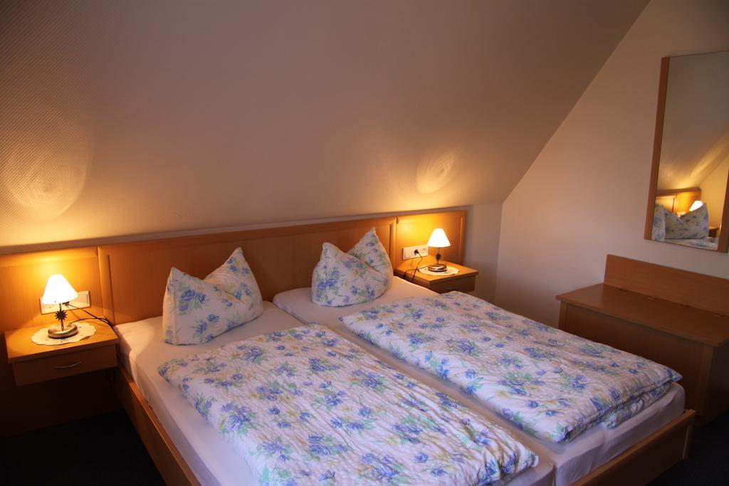 Ferienwohnungen Landgasthof Gilsbach Winterberg Ruang foto