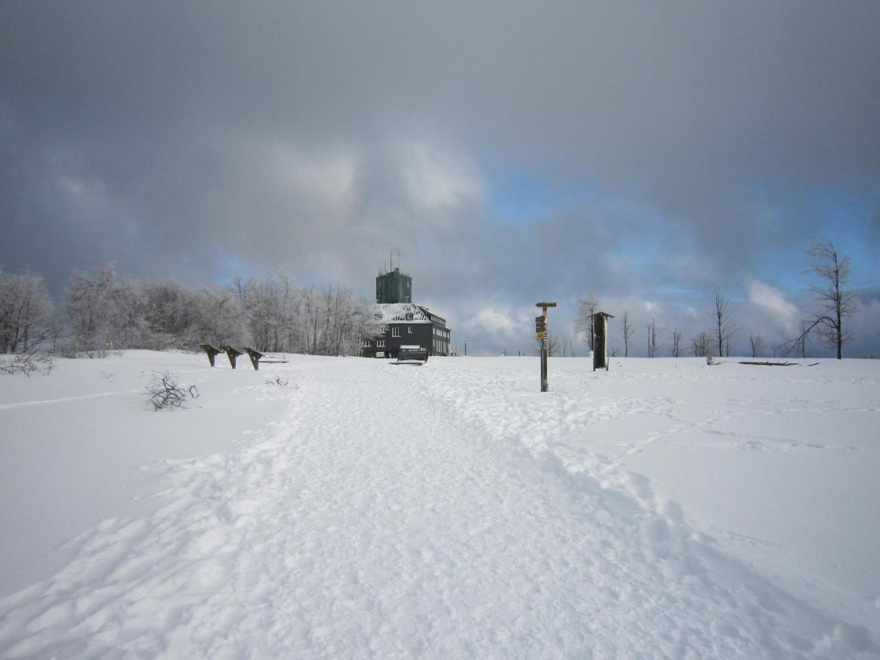 Ferienwohnungen Landgasthof Gilsbach Winterberg Bagian luar foto